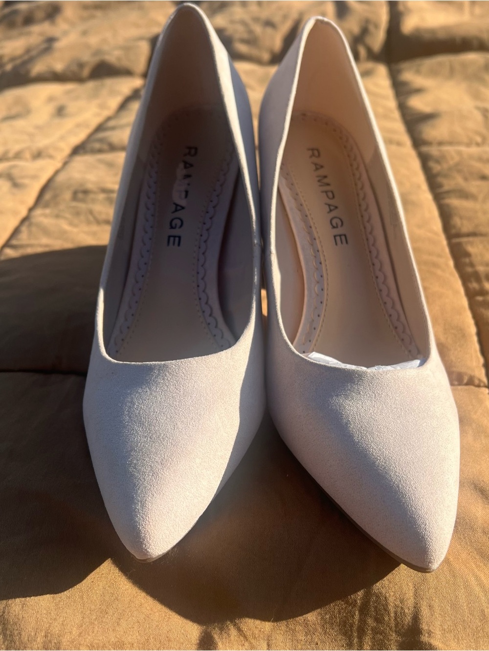 Rampage Women's Pointed Toe Pumps in Light Cream Faux Suede Chunky Heel Size 9